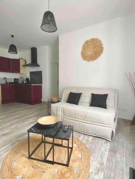 Appartement Centre Ville Saint-Amand-Montrond Exterior foto