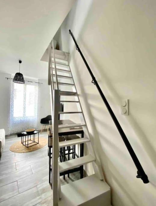 Appartement Centre Ville Saint-Amand-Montrond Exterior foto