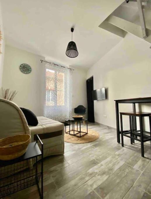 Appartement Centre Ville Saint-Amand-Montrond Exterior foto